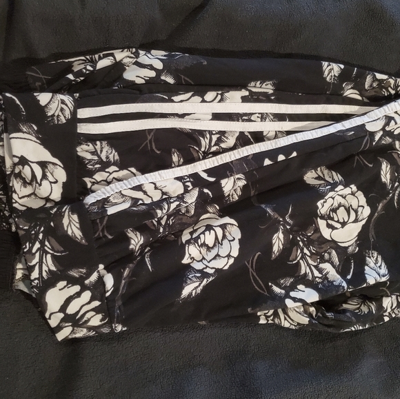 Floral Joggers - Picture 3 of 4